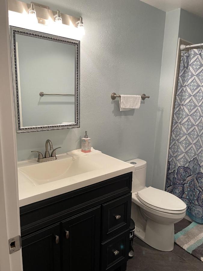 Shared Space With Private Room In Beautiful Lakefront Apartment Federal Way Εξωτερικό φωτογραφία